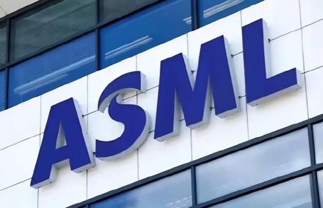 这就是不给中国供货的后果1月28日，全球光刻机巨头荷兰阿斯麦宣布，计划裁员