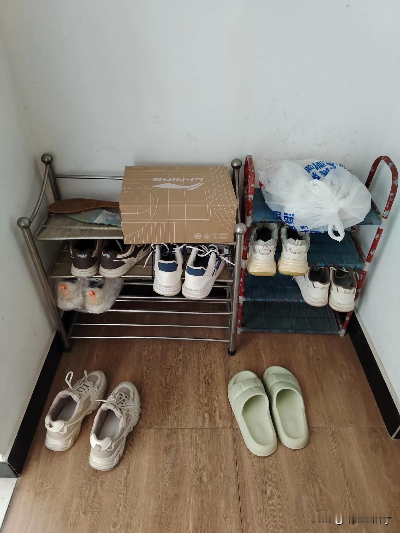 对于她最近总是跟我说话就是连称呼都没有我就有点恼火，再加上她还这样一开口就像是兴
