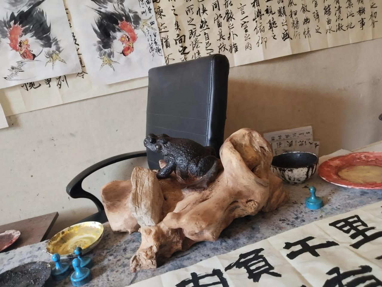 银行这么温柔了吗？别人说他卖假黄金，他还去鉴定证明他的黄金是真的？这不是中国银行