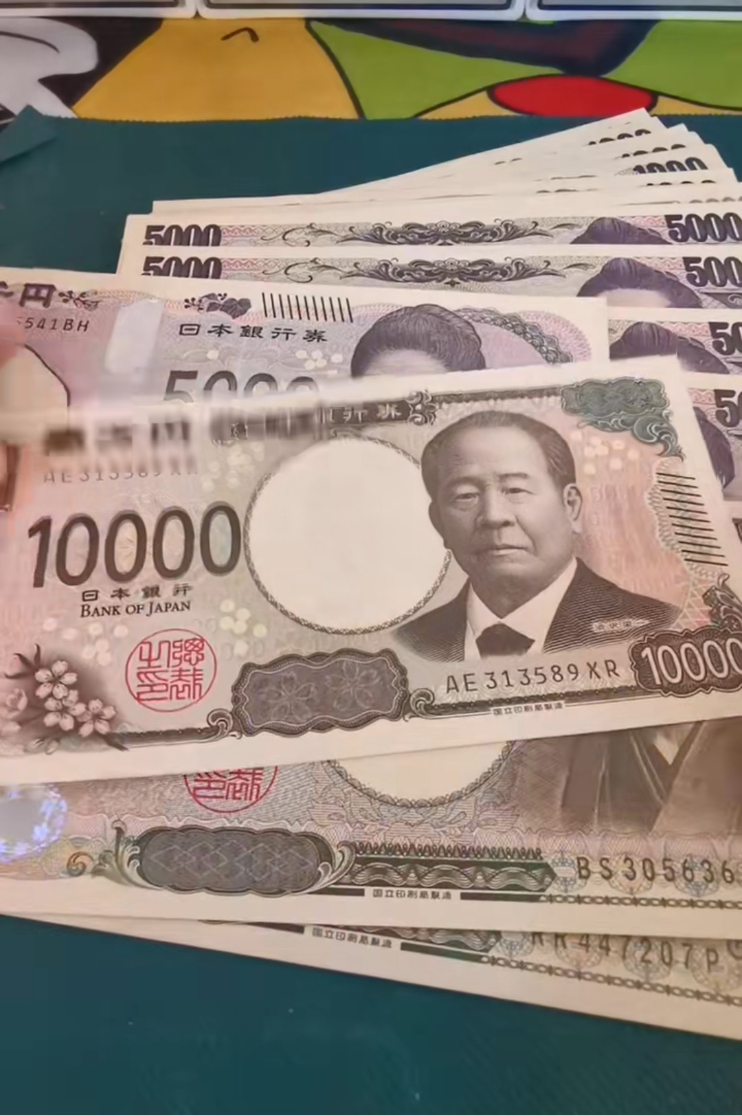 日本迎来坏消息“日元已跌破土耳其里拉，沦为全球最弱货币。”