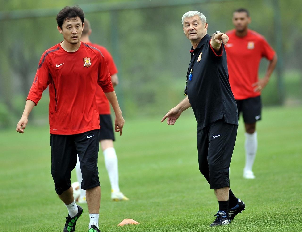 塞尔维亚知名主教练桑特拉奇曾经在陕西人和浐灞执教过，但他为什么仅仅两个月就下课了