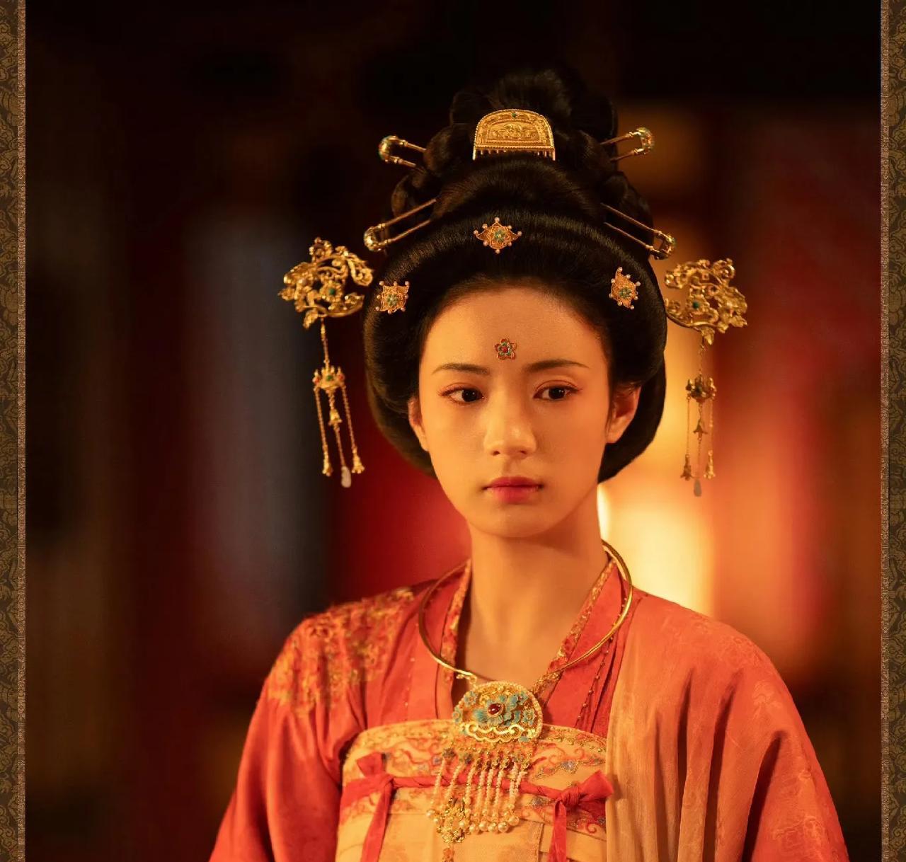 《锦绣芳华》县主的角色和《墨雨云间》公主的角色很像。县主被前夫宠妾灭妻，失手后