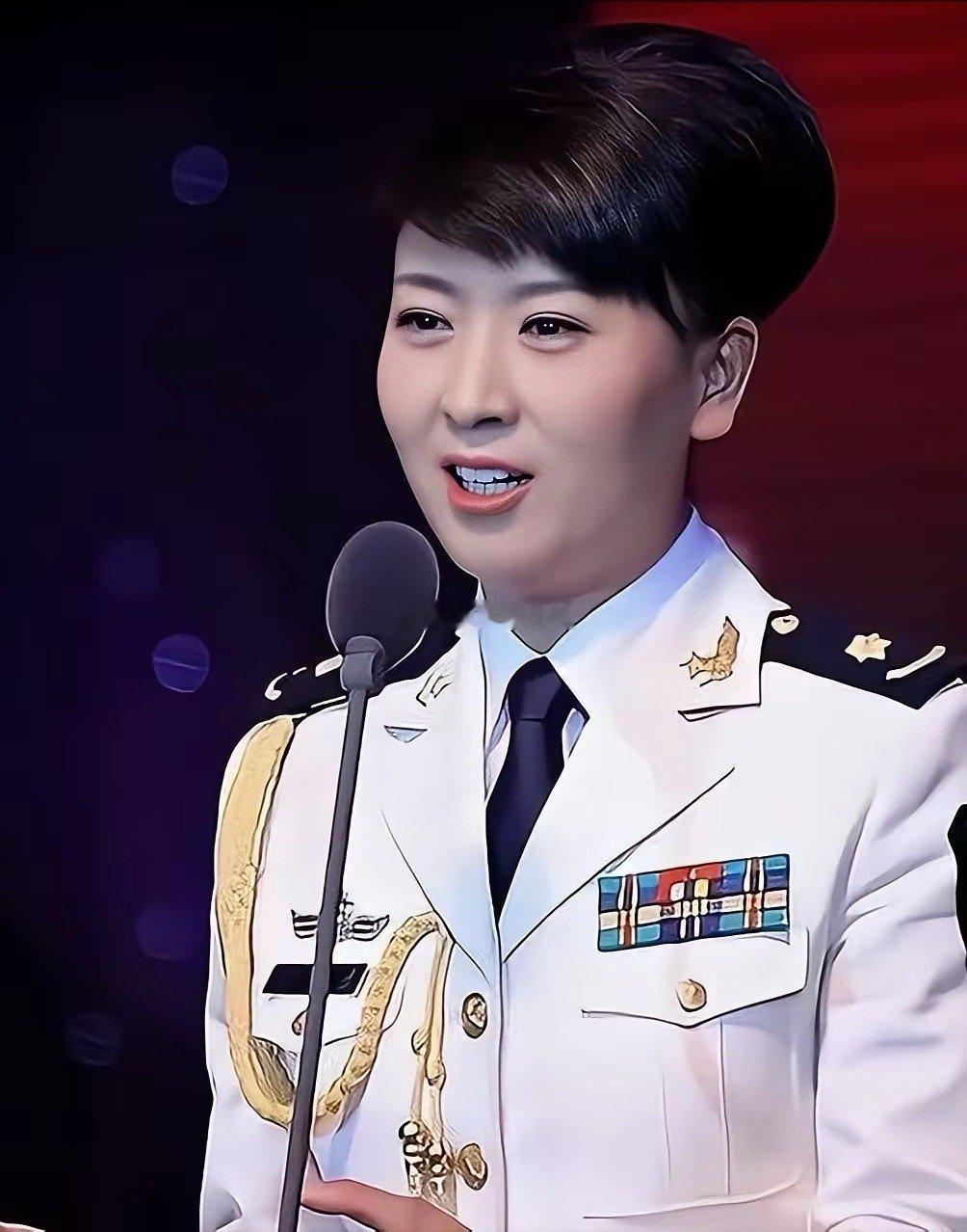 最近演员闫学晶被骂惨了，事情的原因就是，她在直播间说自己儿子，现在过的特别艰难，