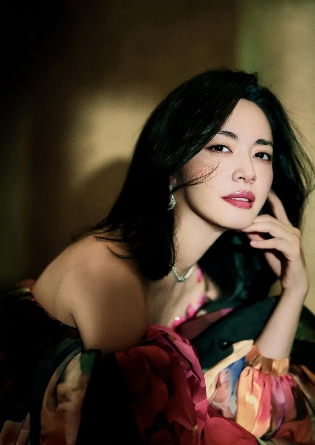 姚晨官宣离婚！这是她的第二段婚姻了！大意就是早就离婚了，考虑到孩子所以就没官宣