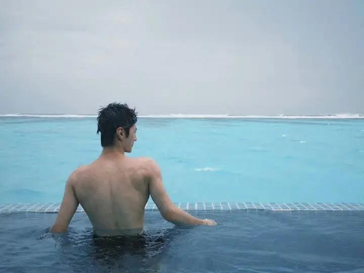 陈哲远体重110+，腰围65，这个身材简直是自律的神