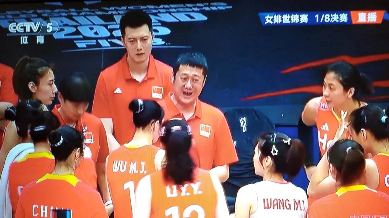 女排主教练赴勇，如果能跟男篮主教练郭士强一样，敢对全队球员说，“人是我选的，战术