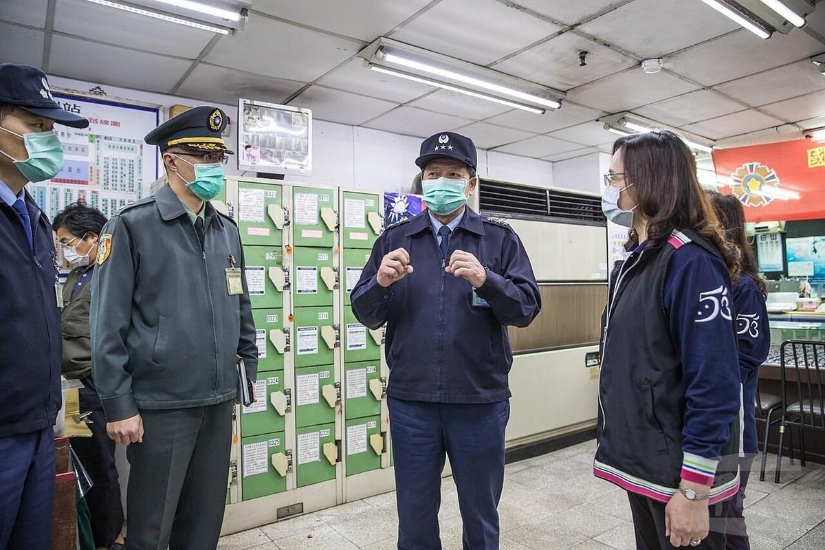 中国为何迟迟不武统台湾？美国专家的一席话，令众人哑口无言：一、美国专家黎安友认为