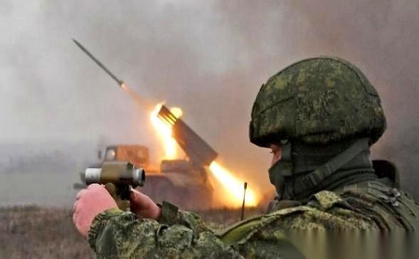 一个礼拜。1700多架无人机，1380多枚炸弹，还有几十枚导弹。这不是游戏里