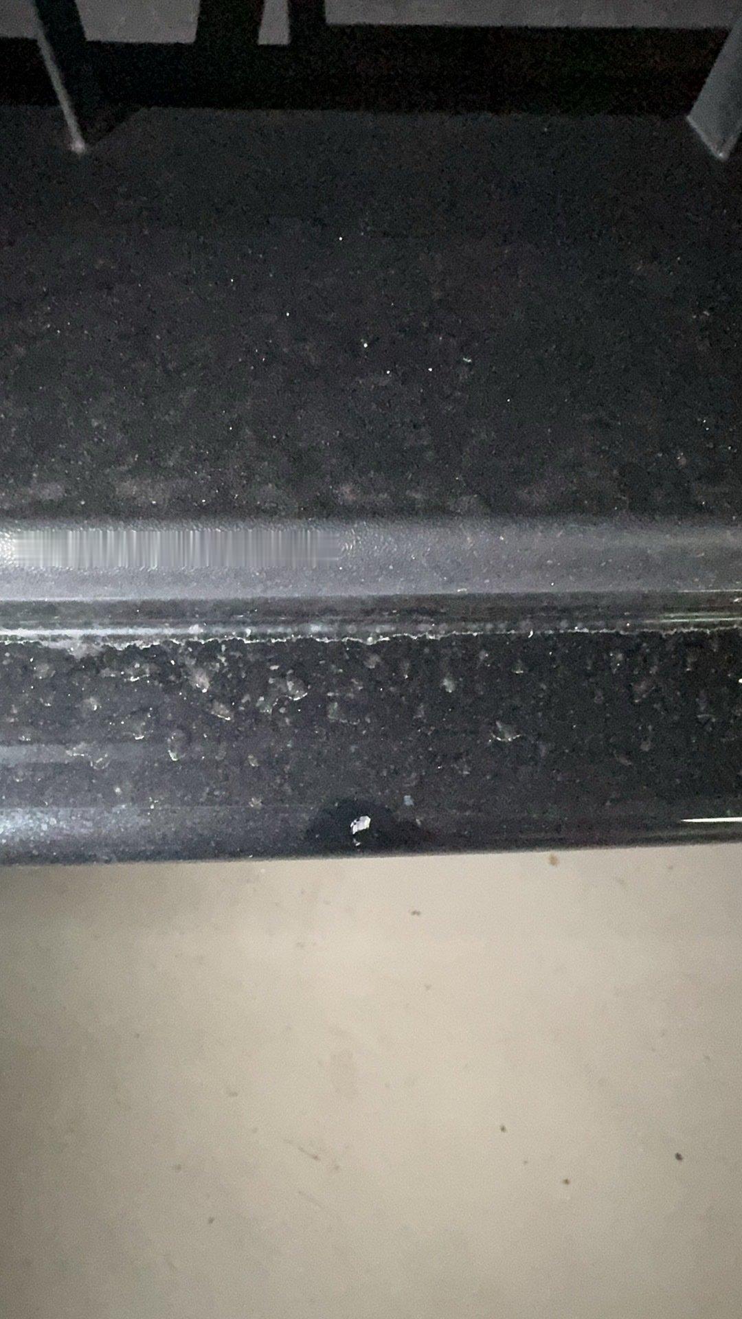 给我们小区物业点赞，万科的物业还是强！车停地库让小朋友的卡停车刮了，整个处理过程5分钟，喊保安来辨认