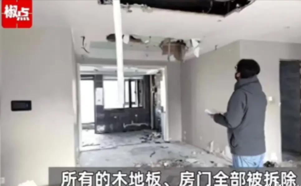 “太贪心！”2014年西安一男子租了一套毛胚房，自费装修后，一租就是八年。退租时