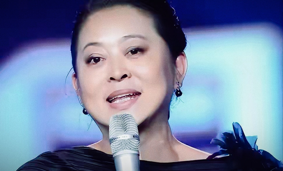 继子当面喊“搬出去”，倪萍当场泪崩！三婚丈夫杨亚洲态度成焦点…家人们谁懂啊，