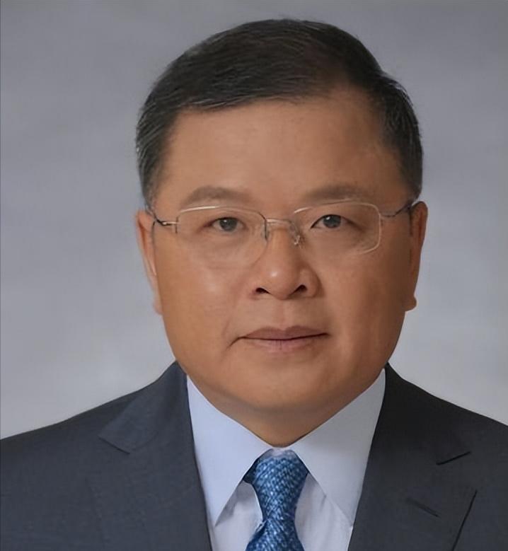 就算会被万人唾骂，我也要改了国籍去英国！这句话在2009年传遍网络时，没人能想到