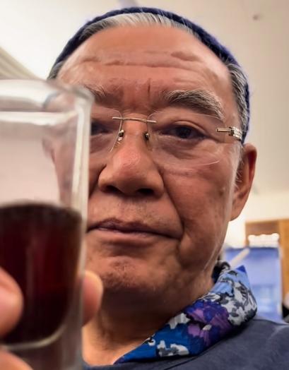 李立群被骗500万，我一点都不意外。其实镜头里早就露出来了，一个人家里顺不顺，他