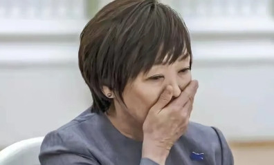 安倍妻子见到普京落泪29日，俄罗斯总统普京会见到访的日本前首相安倍晋三的妻