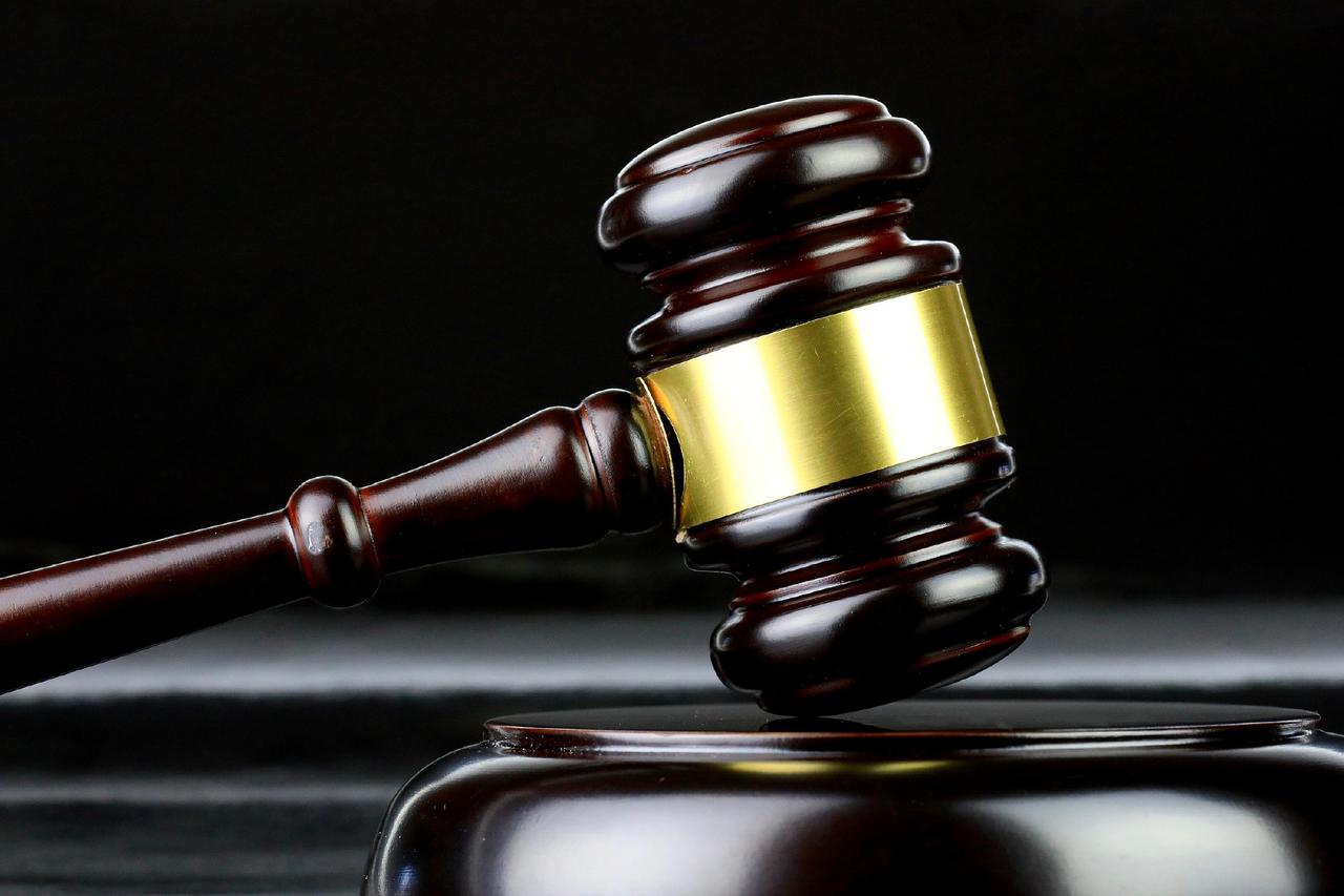 一条“追凶27年，凶手终于被判死缓”的标题蹦上热搜，网友们瞬间裂开：快三十年，都