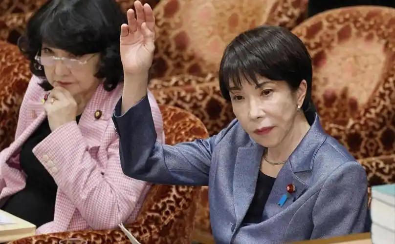 日本人后悔了，2万多种食品涨价，高市早苗支持率大崩盘，日本人开始疯狂怀念石破茂。