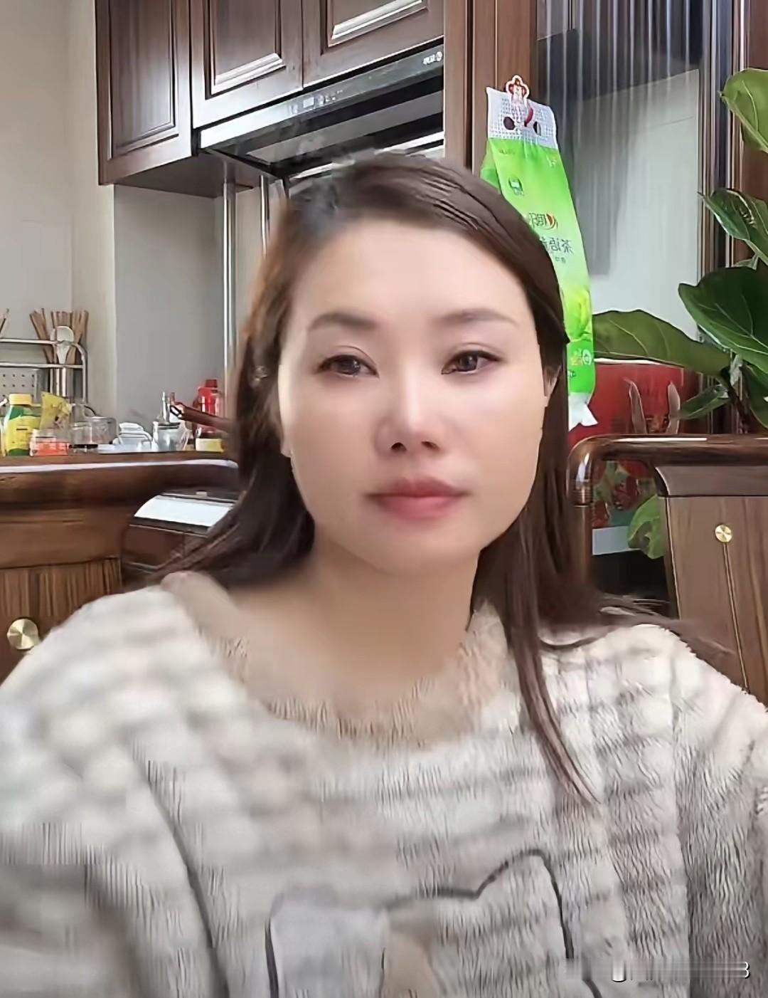 杨妞花正式回应向阳花和哑叔的问题杨妞花直播间在线人数1万多，说没有什