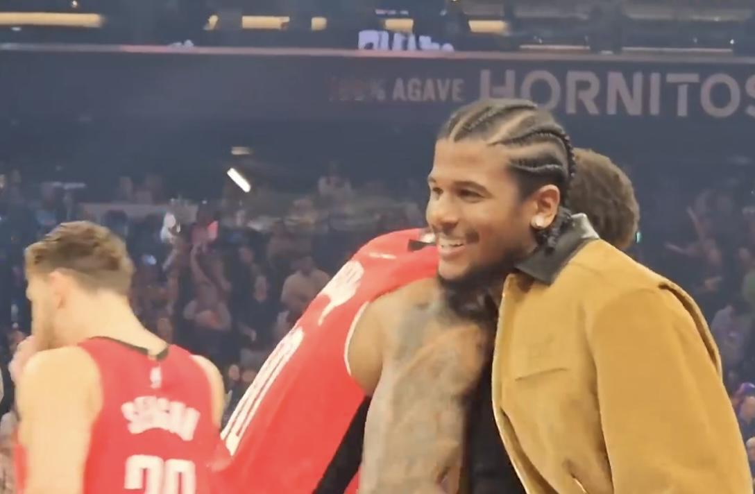 放长一点看，未来最有希望对抗雷霆的还是火箭。马刺也有可能。不仅现在强，还有未