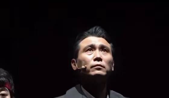 5月24日，朱媛媛头七！李乃文沈阳演出谢幕时，深情悼念朱媛媛，感动现场观众！