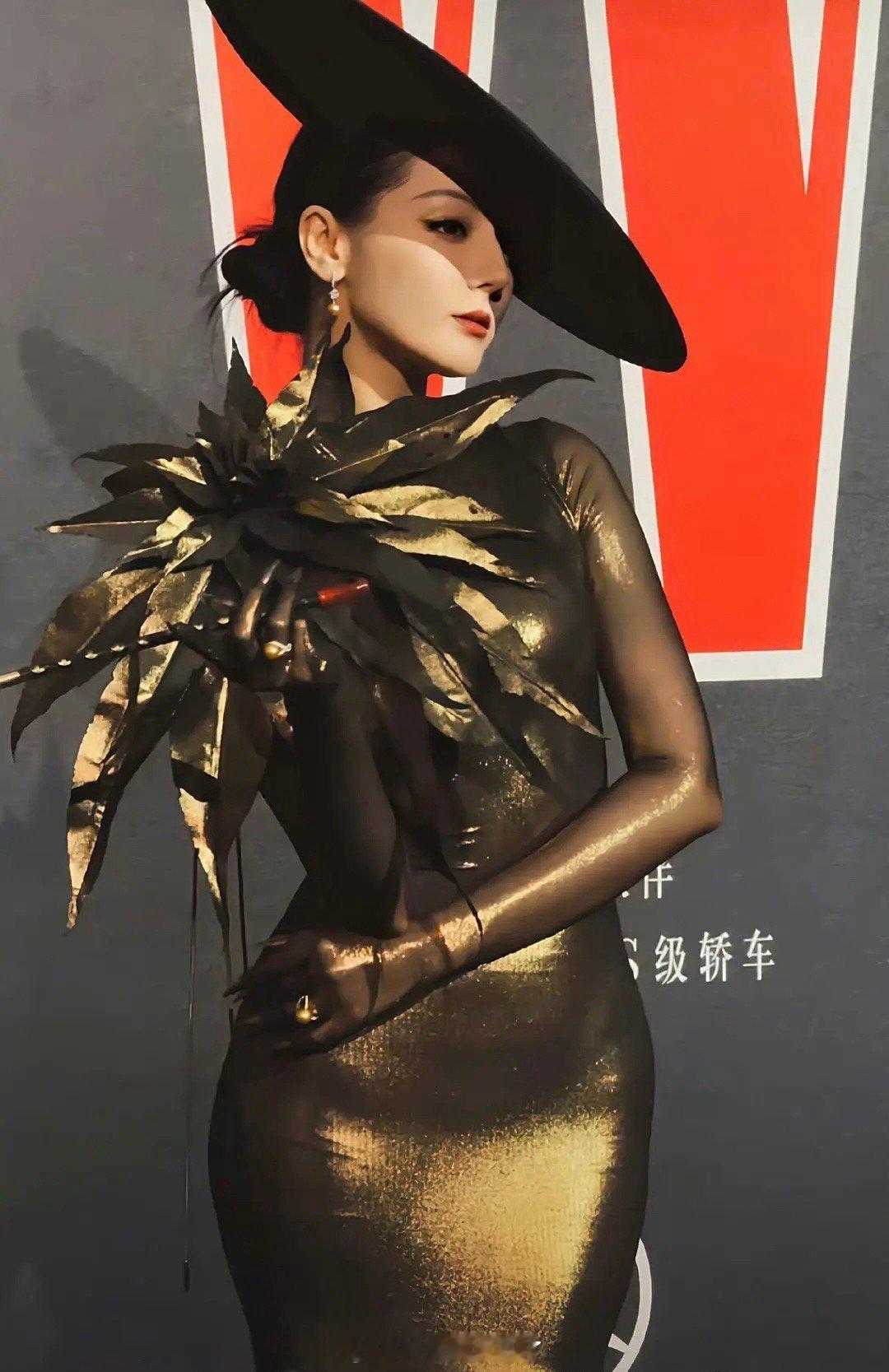 当迪丽热巴的造型师一定很爽吧？没颜值死角需要顾及，颜值顶级就算了，时尚表现力还强
