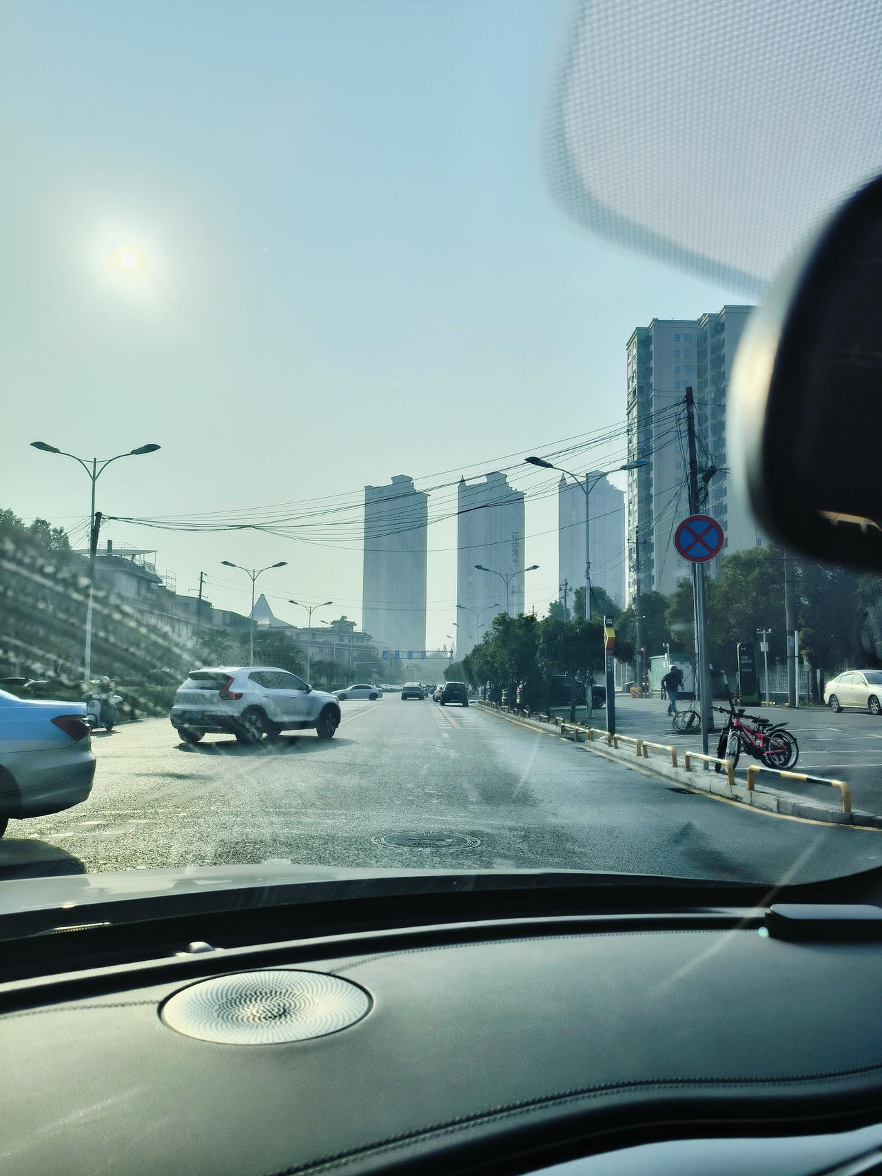 长沙本周天气上演“冷暖过山车”！前半程暖烘烘的小确幸持续在线，直到周四（11日）