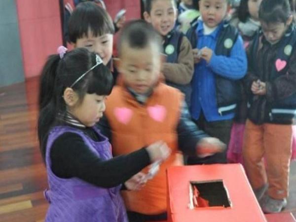 一句“妈妈，能给我10块钱吗？”竟然让一位普通妈妈背上了“百万债务”？郑州的吴女