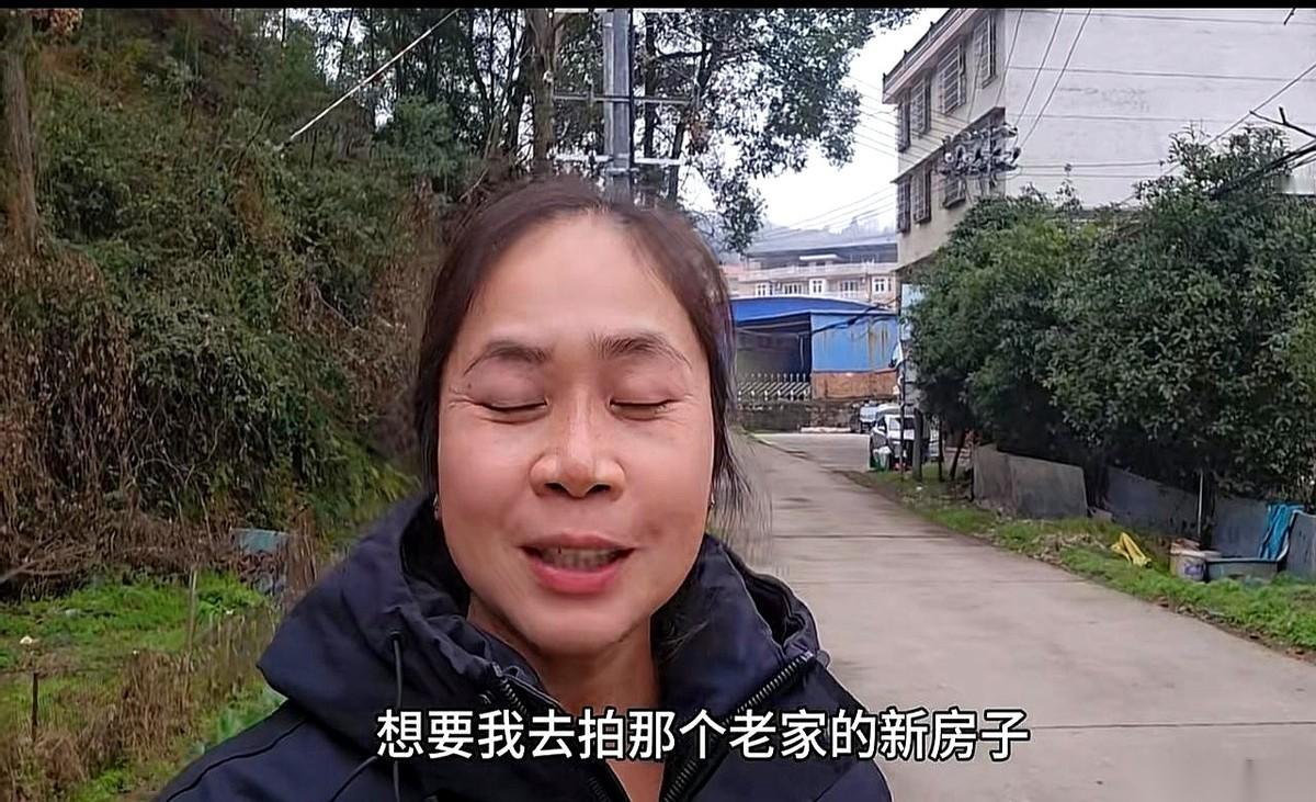 你瞅瞅人家这脑子，这算盘打得噼里啪啦响。哥哥出钱，现在盖的这栋房，明明白白是哥