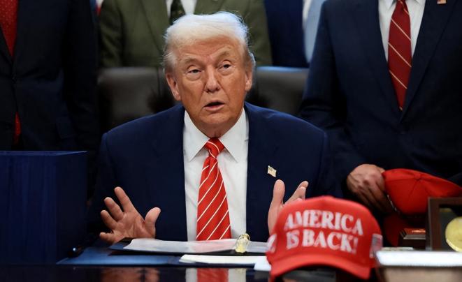 国会山那边，弹劾的声音越来越响了，民主党率先发难，说特朗普对伊朗动武根本没有知会