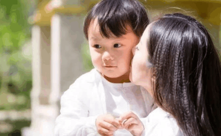 宝宝的这些外貌特征最容易遗传给宝宝, 如果爸爸有这些外貌特征, 那么宝宝的颜值一定不低!