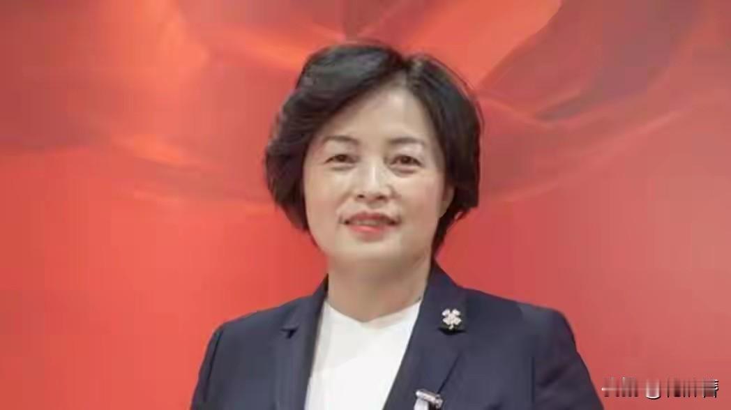 盐城崔国静出事了！据说在2013年至2024年这11年里，她没少收东西。
