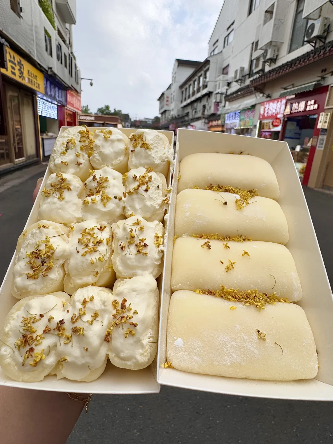 苏州！！！路过观前街一定一定要去吃的。。。