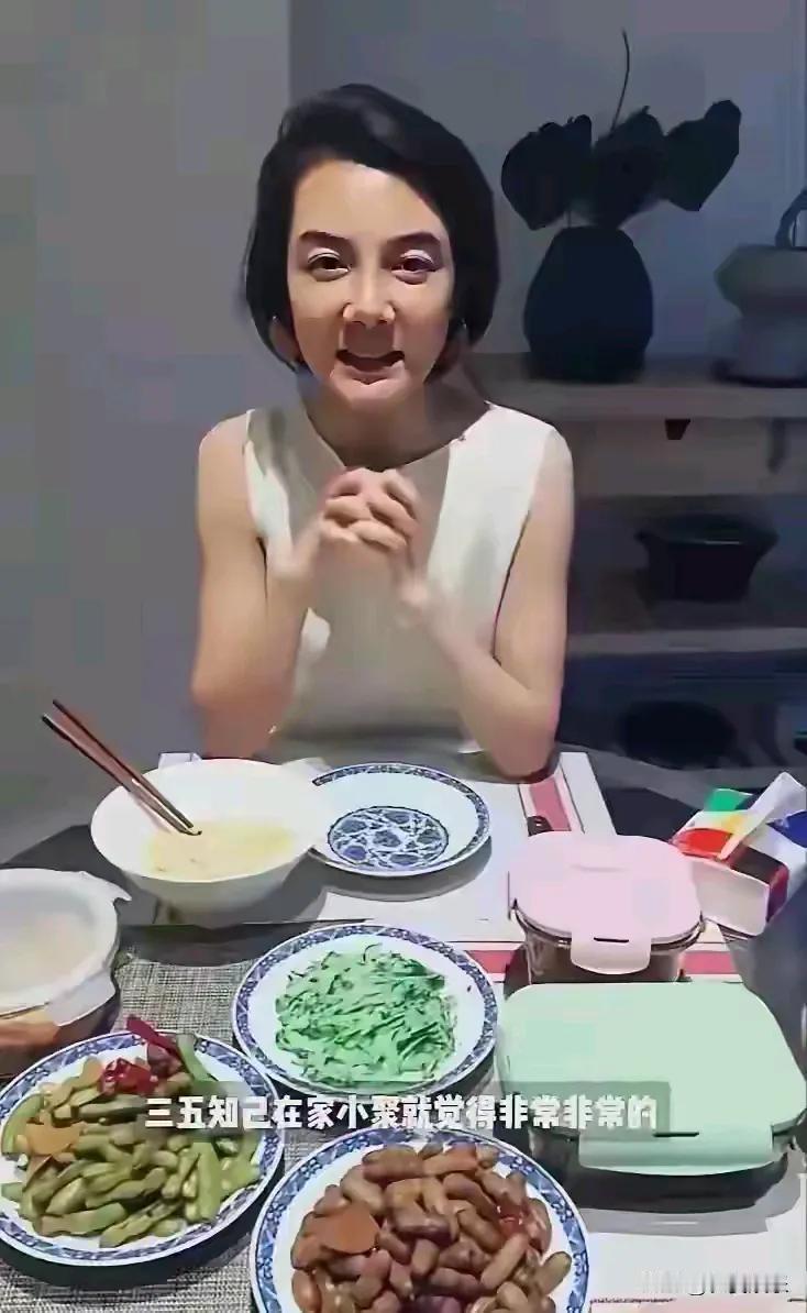 天呢！这还是车晓吗？咋把自己的脸祸害成这样了！都是整容惹的祸啊！