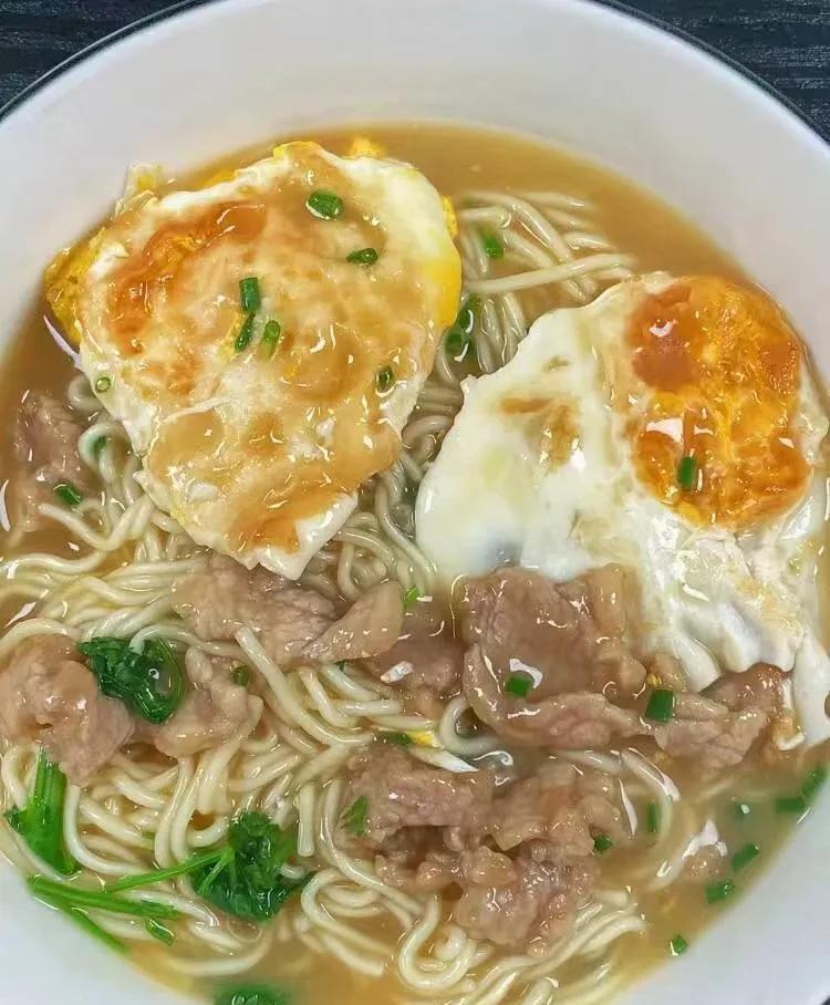 我发现我现在是一点话也藏不了啊，心里怎么想就要说出来。是那种无意识的就说出来，