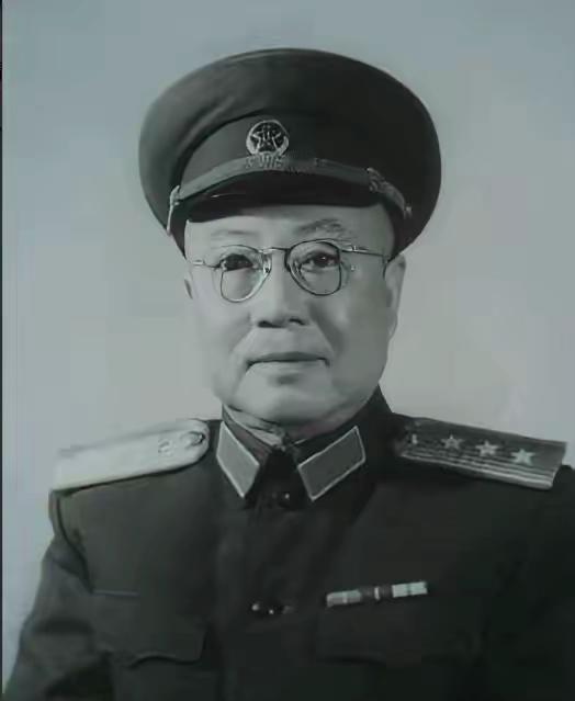 1946年，冀察政委刘道生发现，司令员郭天民缴获了一批物资，却没有上交，还瞒着聂