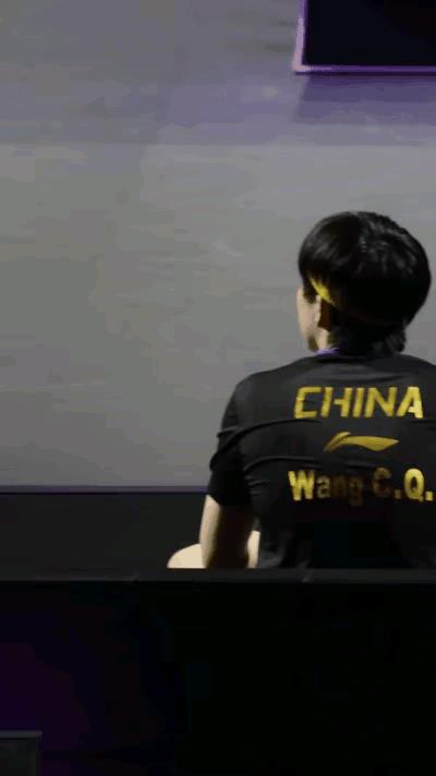 #头号创作者激励计划#王楚钦比赛完，也不走，坐那里干啥呢？比赛结束了太快了，