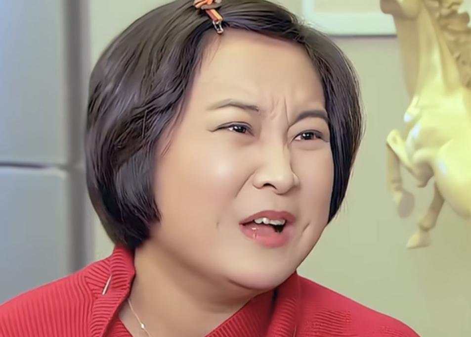 贾玲的导演之路结束了吗？自从两部作品你好李焕英，热辣滚烫，大火之后，贾玲可谓是