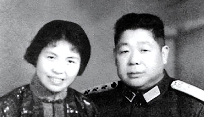 1949年，陈赓带着“妹妹