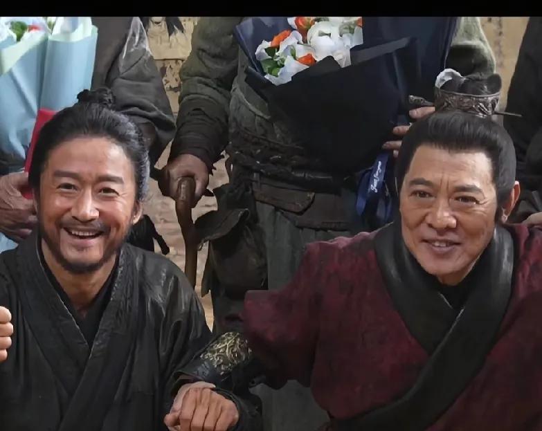 “宁肯多烧1个亿，沙漠重拍，也绝不用AI换脸。”吴京这次，把整个行业都给震了