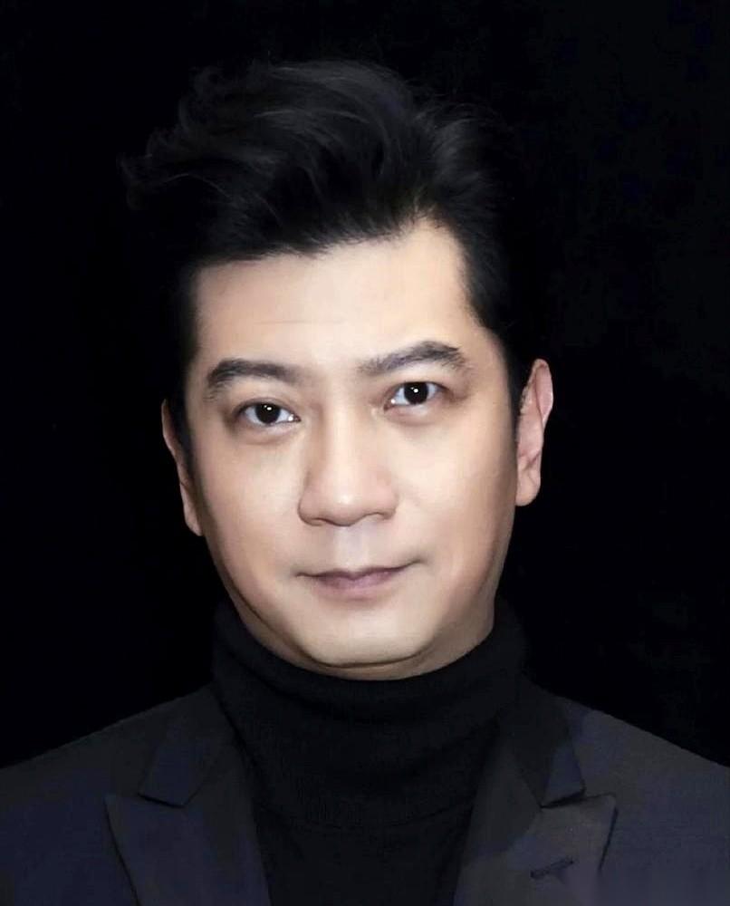 影视圈炸了，就因为一双手。田雨的手。那双长满老茧的手，到现在还没消下去。为了演