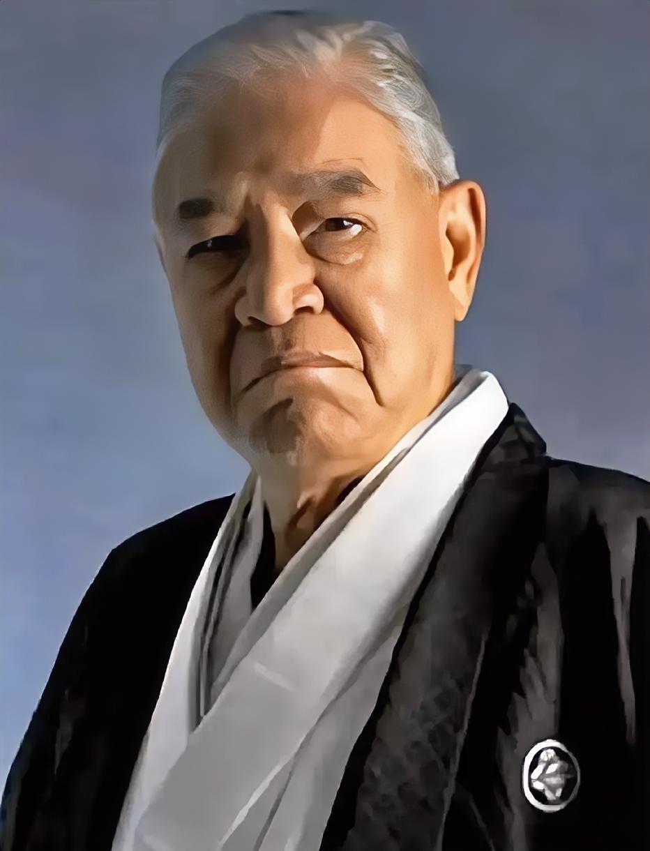 看看这家伙的长相就不是好人。他是蒋经国指定的接班人，他后来成了一个顽固的台独分