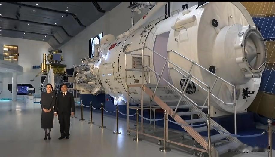 真没有想到，我们竟然允许泰国王参观我们的航天飞行中心及月球和行星探测中心。看