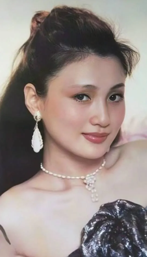 林芳兵以杨贵妃一角惊艳荧屏，古典气质与精湛演技相融，将丰腴柔美与华贵神韵演绎得淋