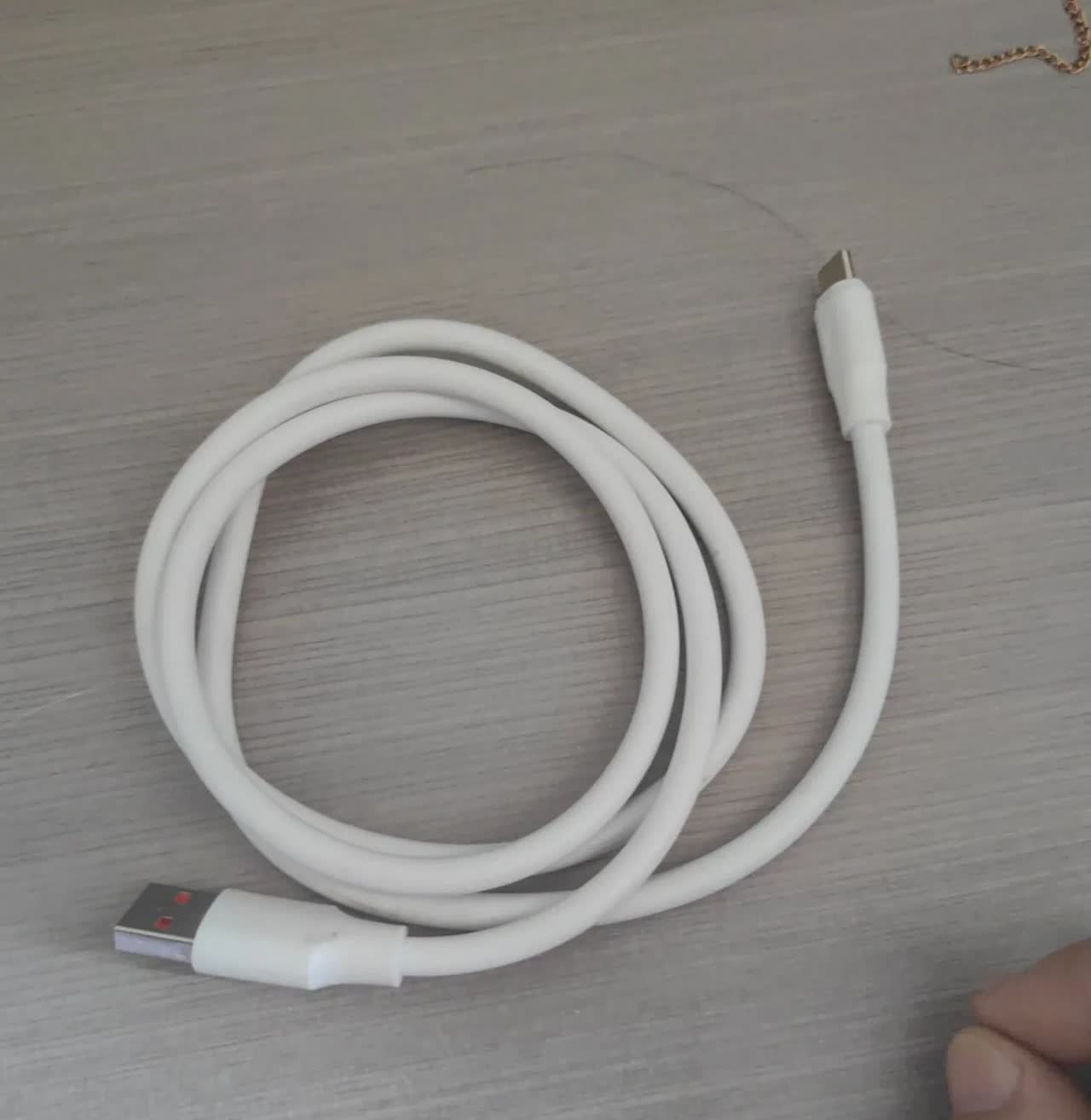 手机快充线，真别随便买。家里堆了不少，粗的充得慢，细的容易坏，长的信号