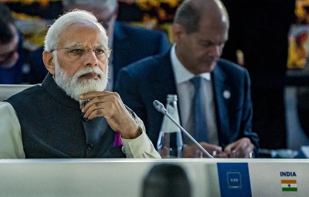 昨晚的莫迪，内心相当憋屈！4月17日，伊朗外长宣布在黎以停火期开放霍尔木兹海