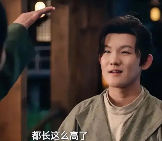 《唐朝诡事录3》又出现了一个关系户。还是杨志刚的亲儿子，杨子睿。不过这长