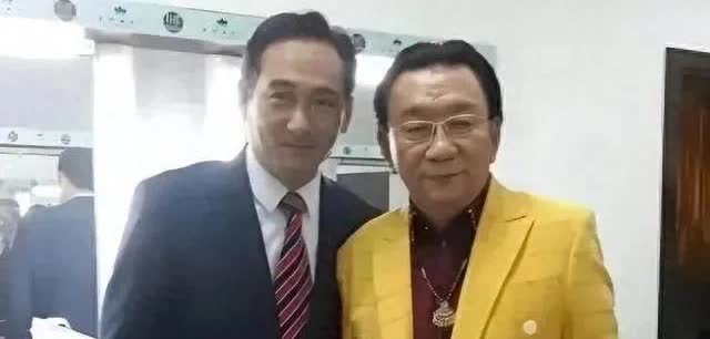 侯耀华高徒谢雷近日发声，声称师傅不敢对他怎样，原因是众多关键证据都在他手中。谢雷