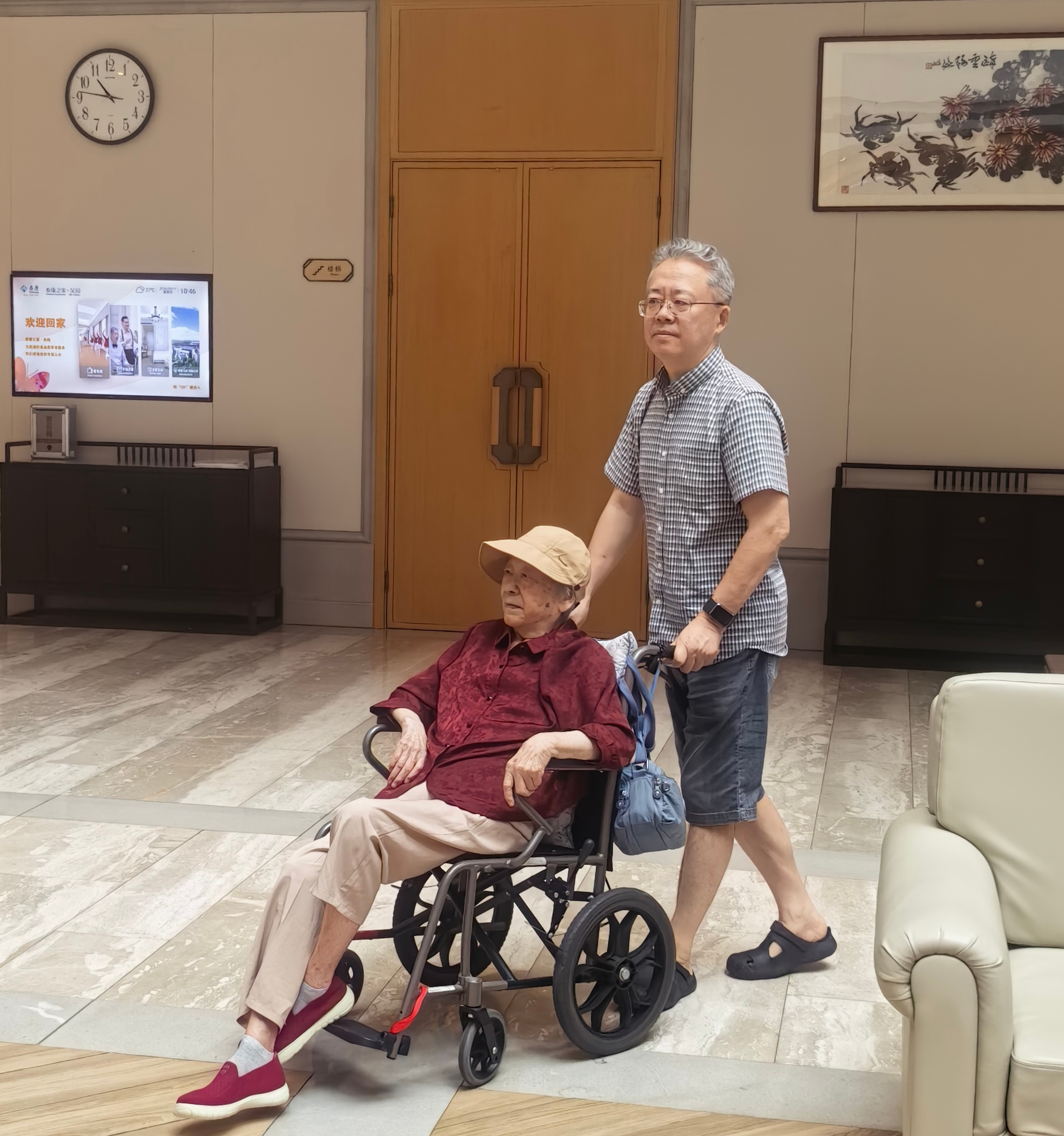为了圆我上海91岁老姑妈的心愿，我今天驱车来回上海共两趟接送她来到阳澄湖畔的泰康之家吴园看望我89岁
