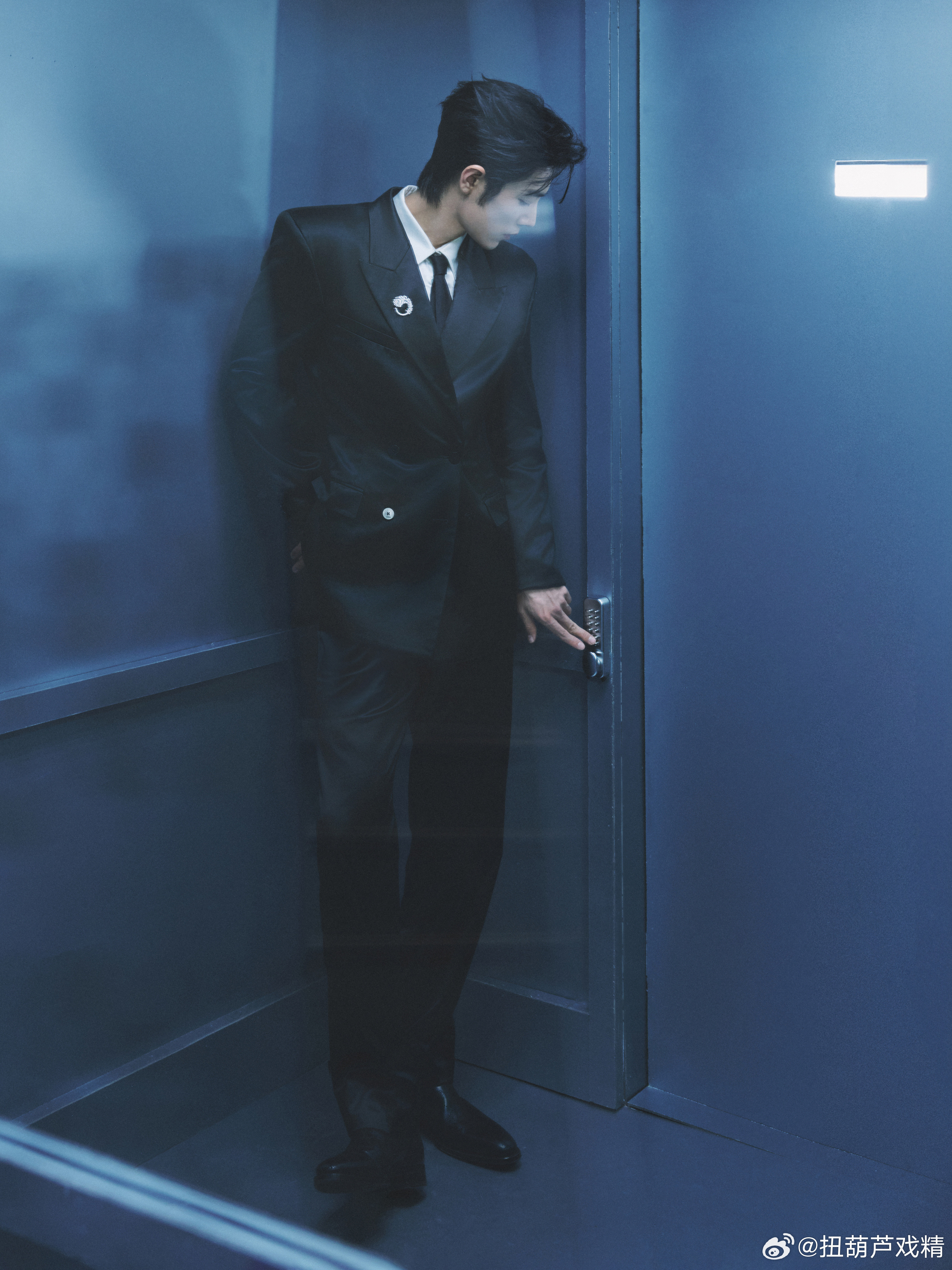肖战这完全是新闻发言人白玉兰座位也是坐在第一排，我就问问这个红宝石多少钱，让我死
