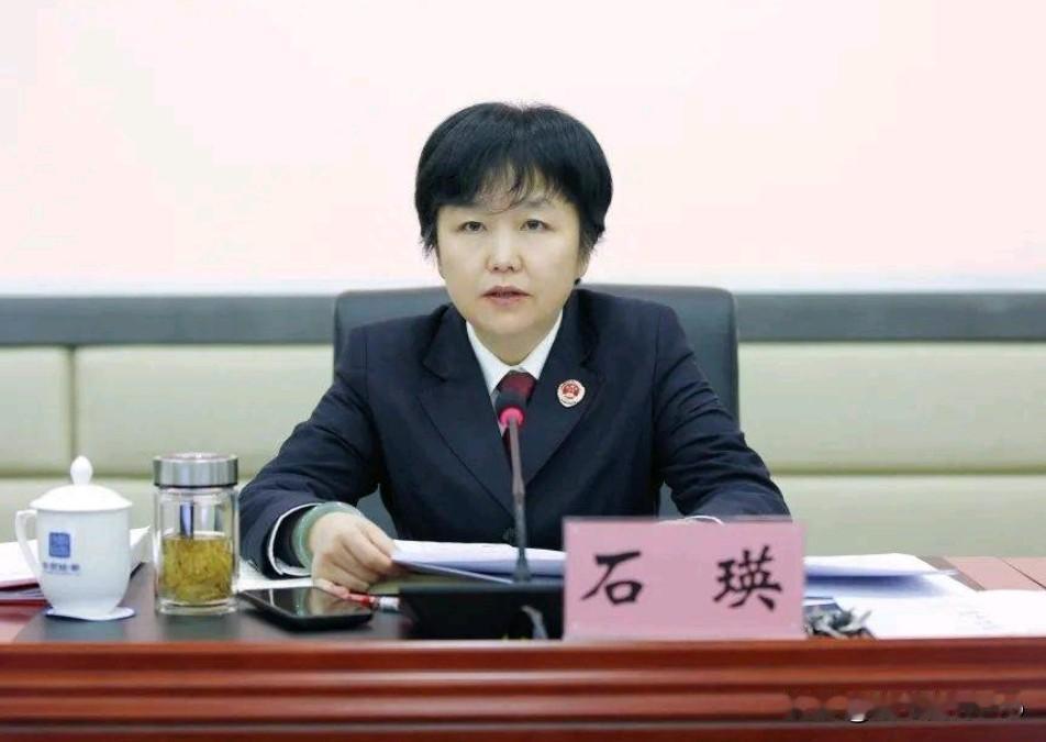 毕节又有官员落马！曾任毕节市纪委书记的女干部石瑛落马，而前任市委书记也早已经落马