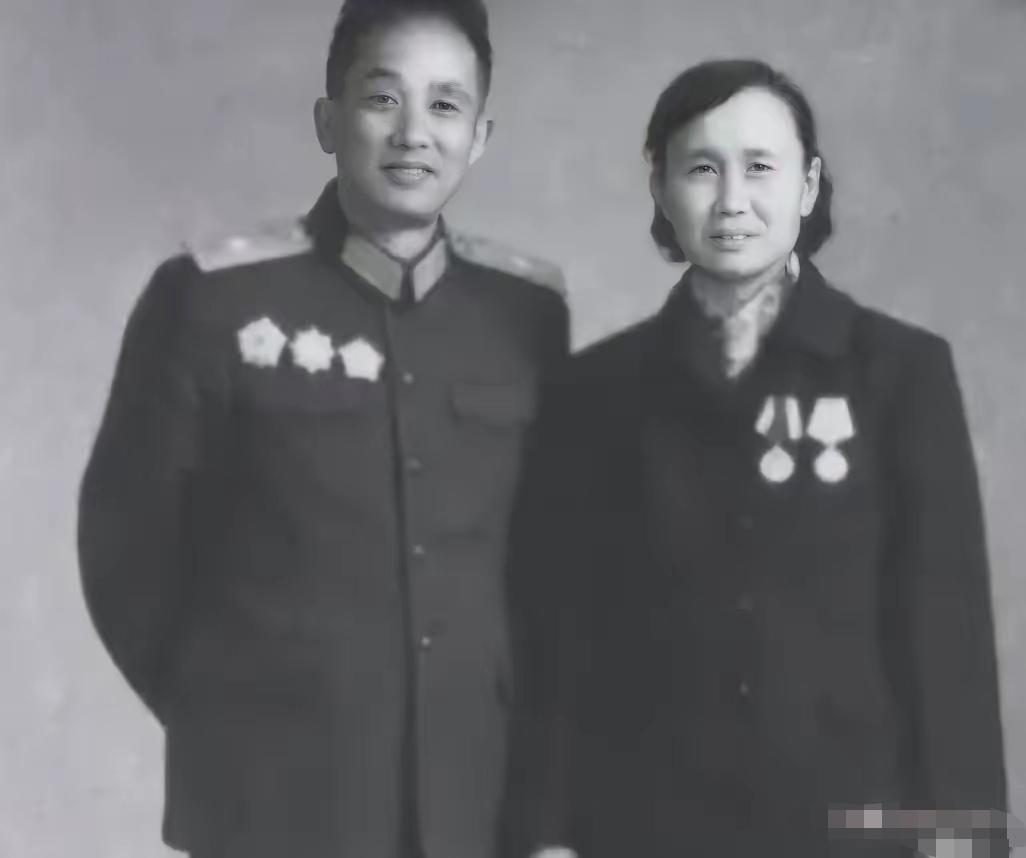 1967年，发妻刚去世，耄耋之年的茅以升，就和6个孩子商议，想要续娶，当他说出续